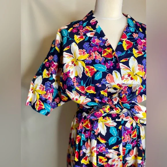 Vintage floral Jaeger outfit set, skirt & top, floral set, floral skirt, size M, - Picture 7 of 16